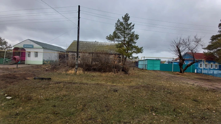 Аукцион по продаже земельного участка площадью 245 кв. м и нежилого здания  площадью 71,2 кв. м, расположенных по адресу: Оренбургская область, Тюльганский район, с. Разномойка, ул. Советская, дом № 43.